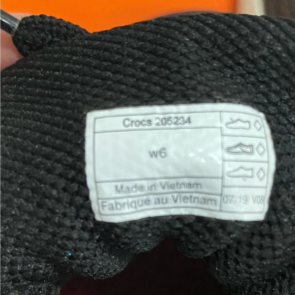 Crocs like new. - Picture 5 of 7